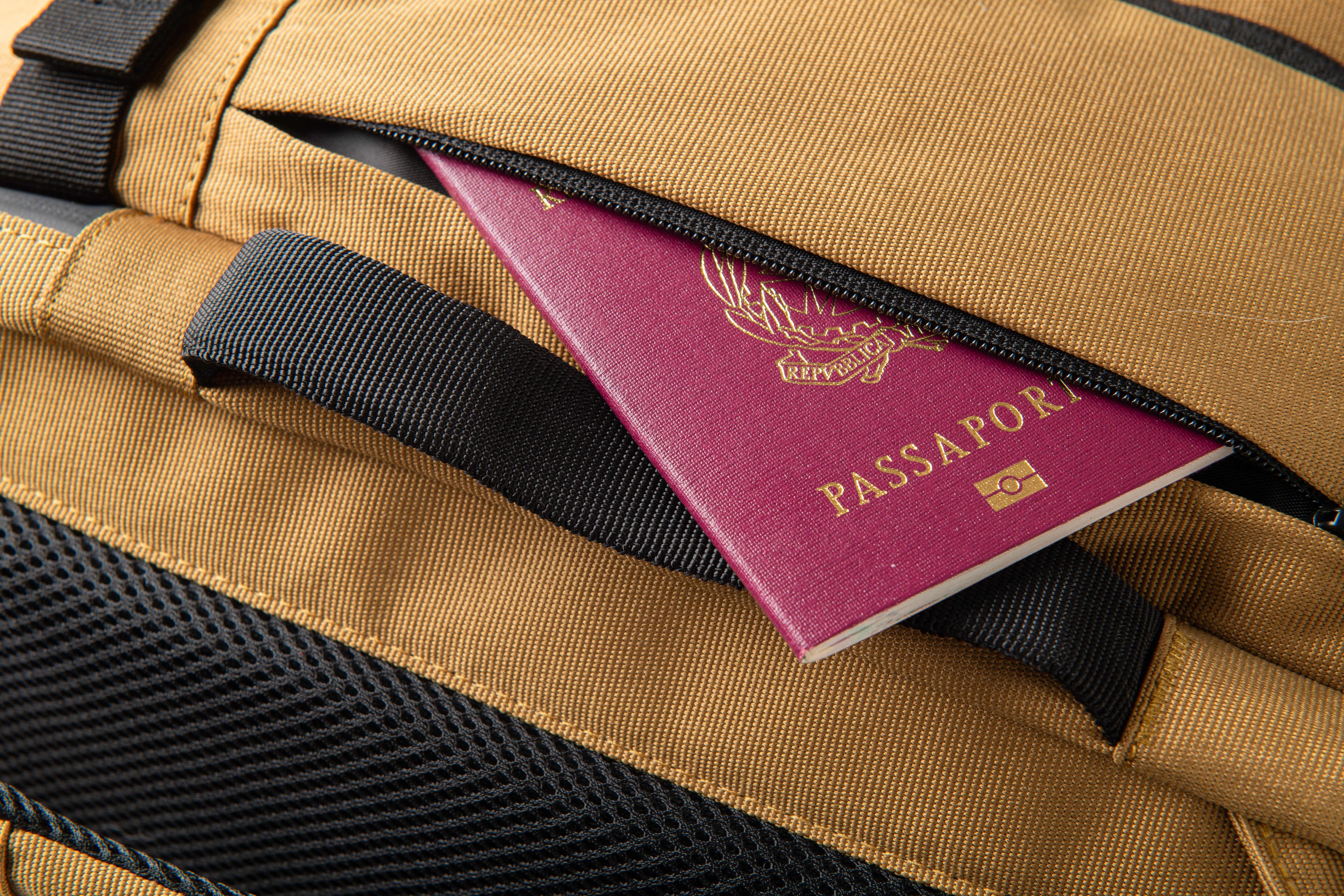 Mochila Traveler Mustard Yellow